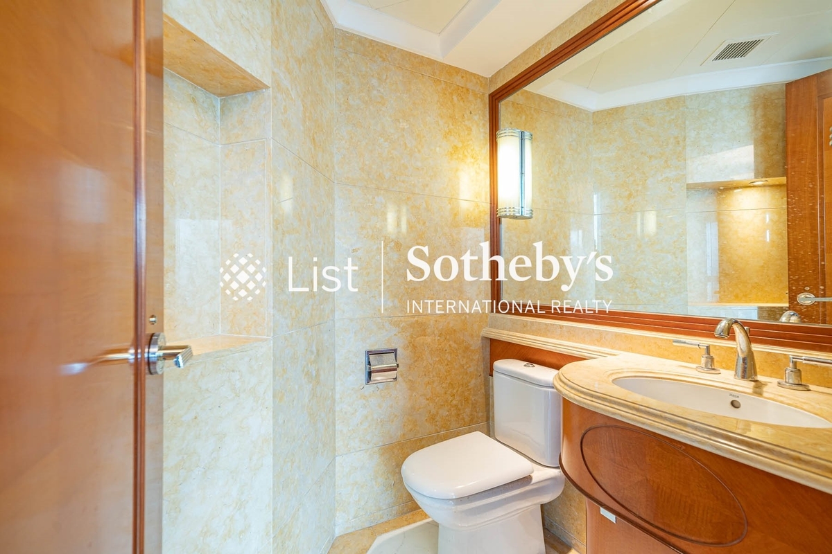 The Summit 御峰 | Guest Powder Room