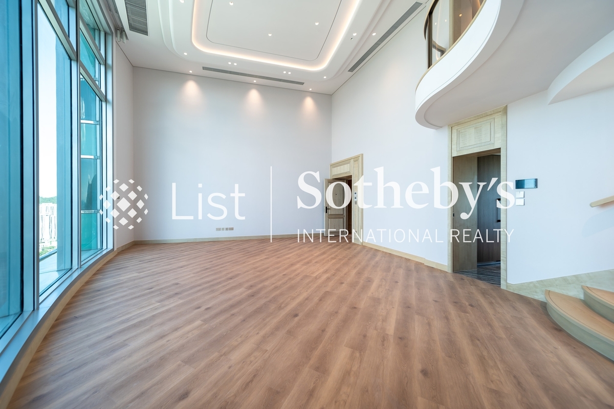 The Summit 御峰 | Living and Dining Room