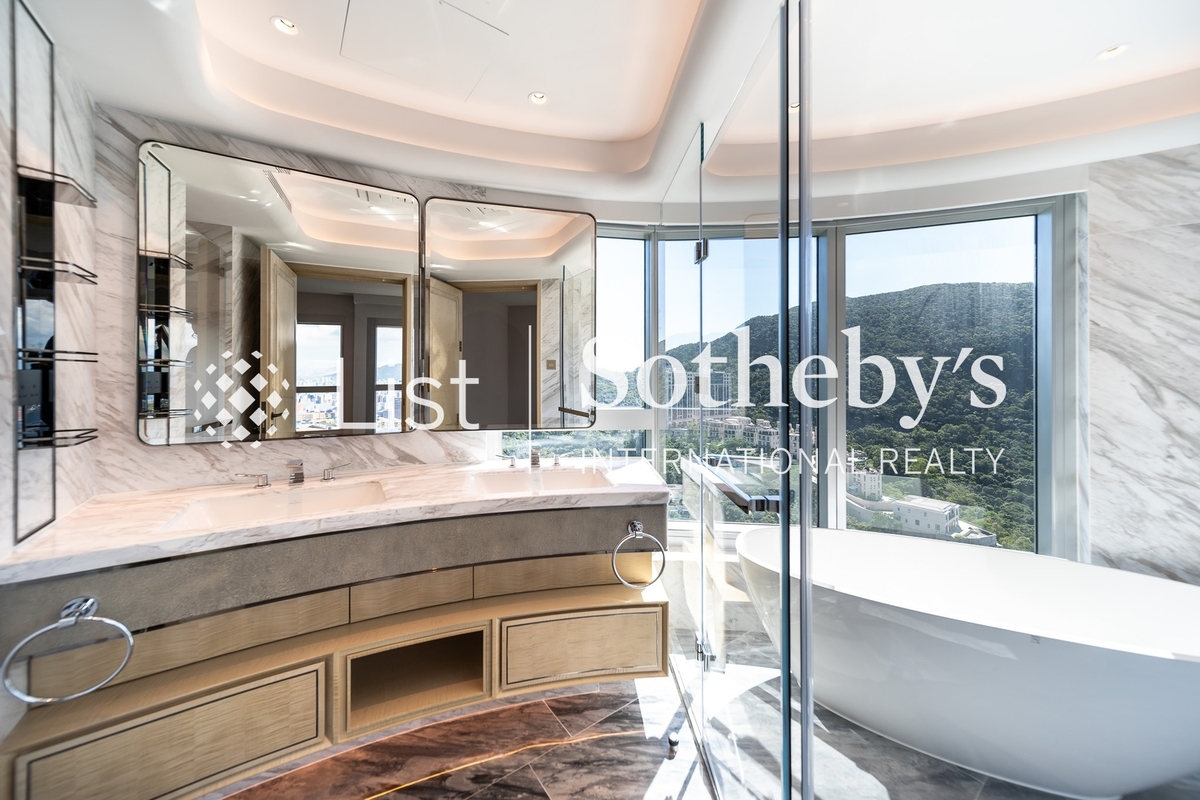 The Summit 御峰 | Master Bathroom