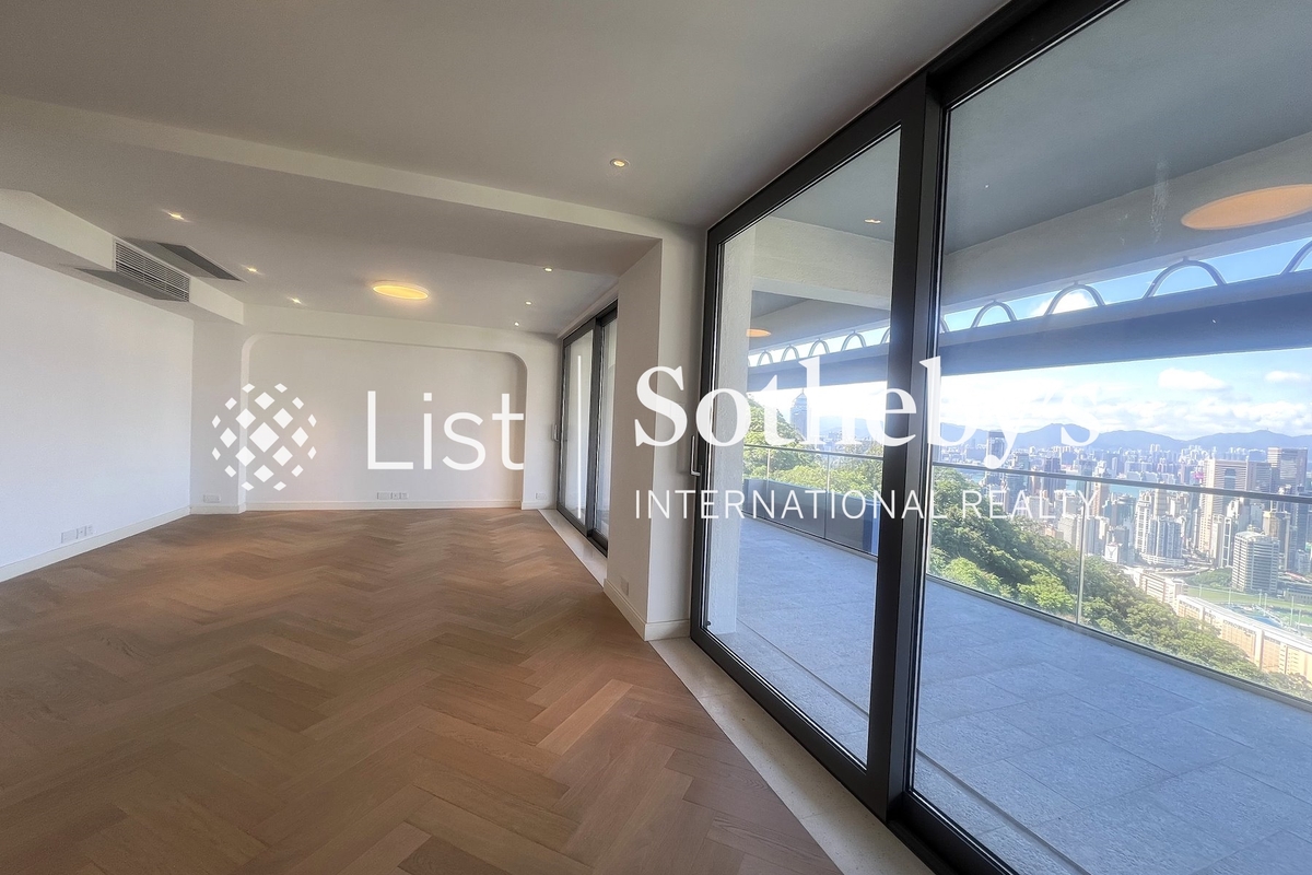 Raceview Mansion 眺马阁 | Living and Dining Room