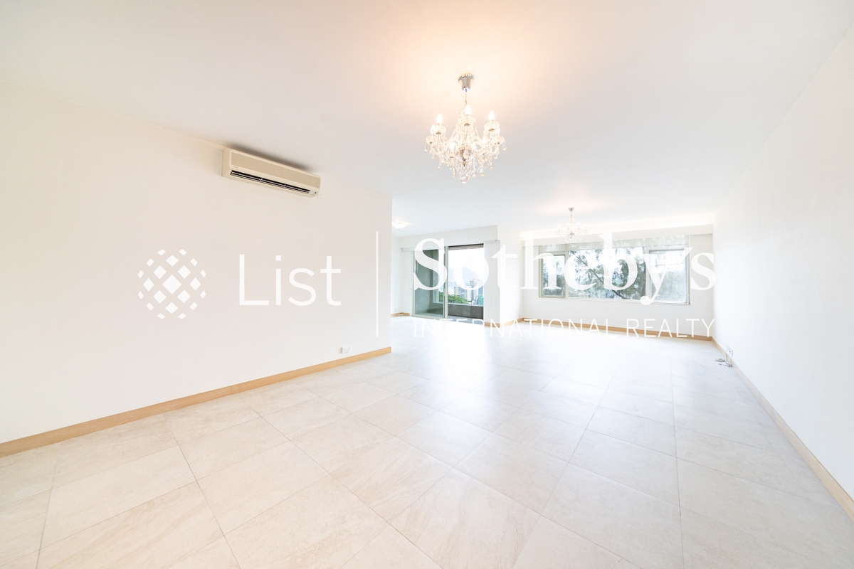 Jade House 寶璧大廈 | Living and Dining Room