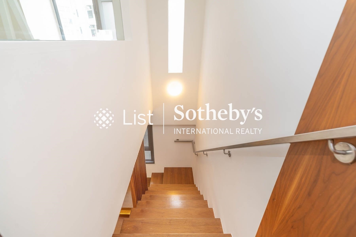 Formwell Garden 丰和苑 | Internal Staircase