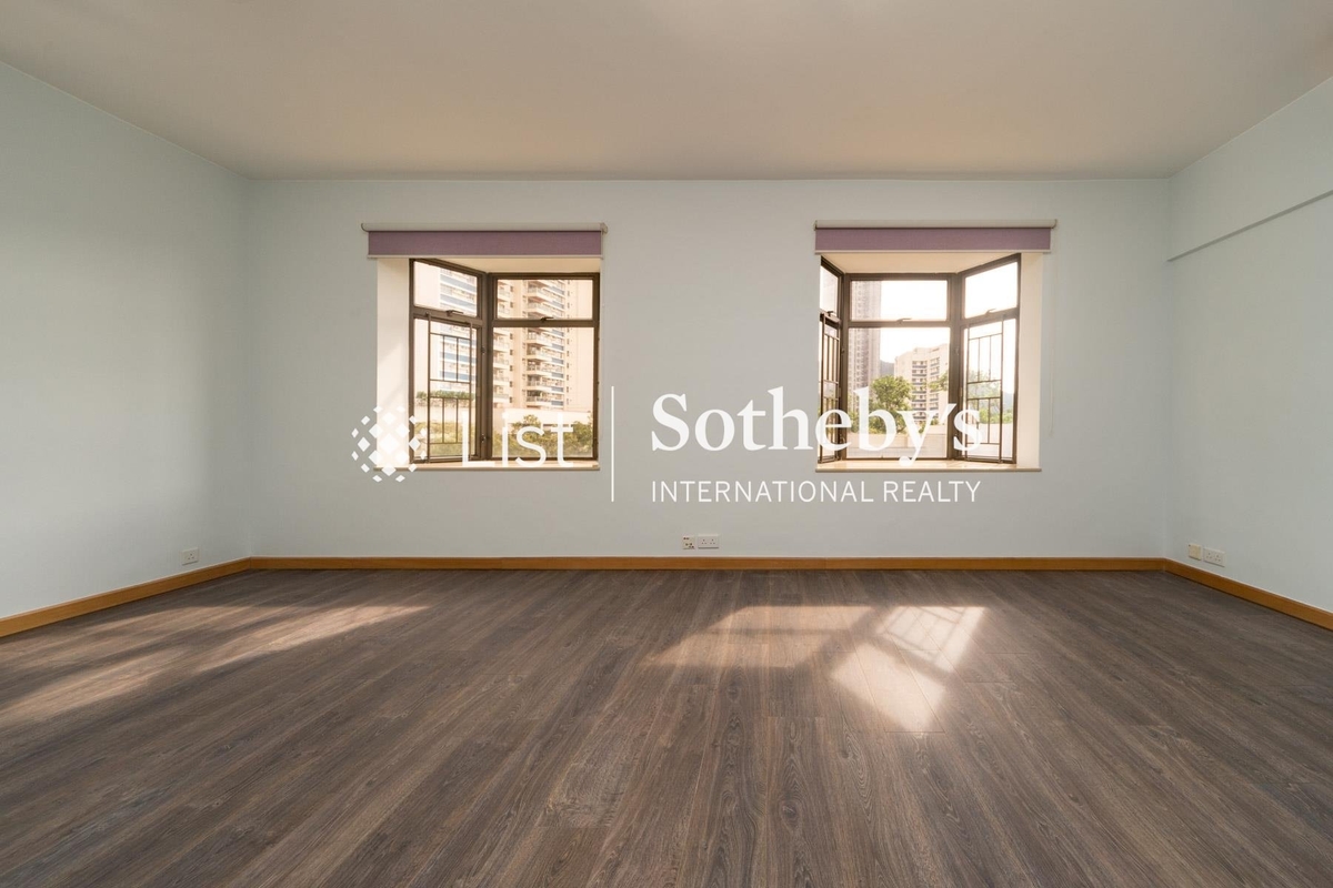 Elm Tree Towers 愉富大廈 | Master Bedroom