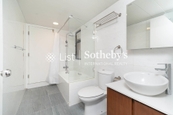Elm Tree Towers 愉富大廈 | Guest Bathroom