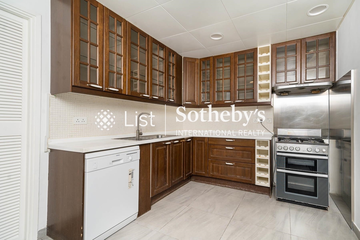 Elm Tree Towers 愉富大廈 | Kitchen