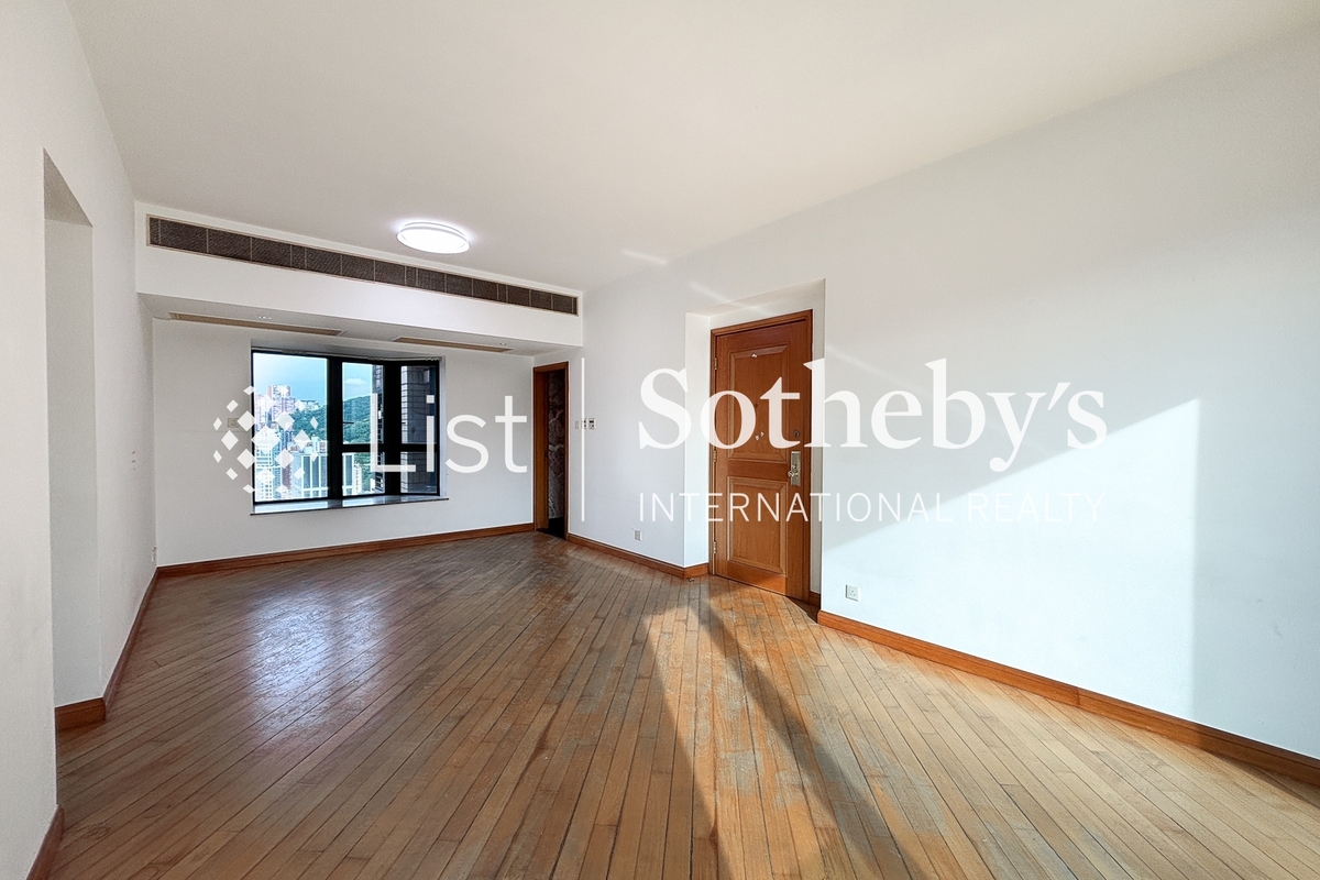 The Leighton Hill 礼顿山 | Living and Dining Room