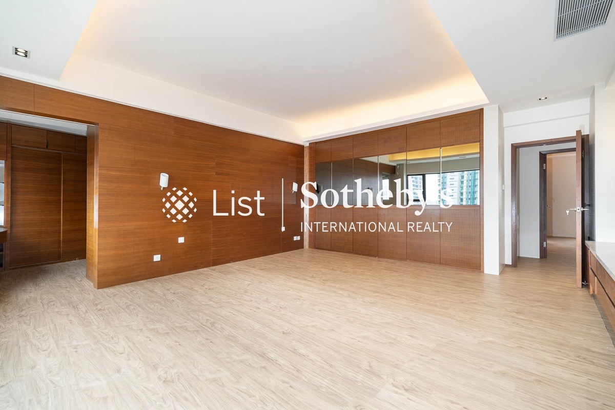 Grenville House 嘉慧園 | Master Bedroom