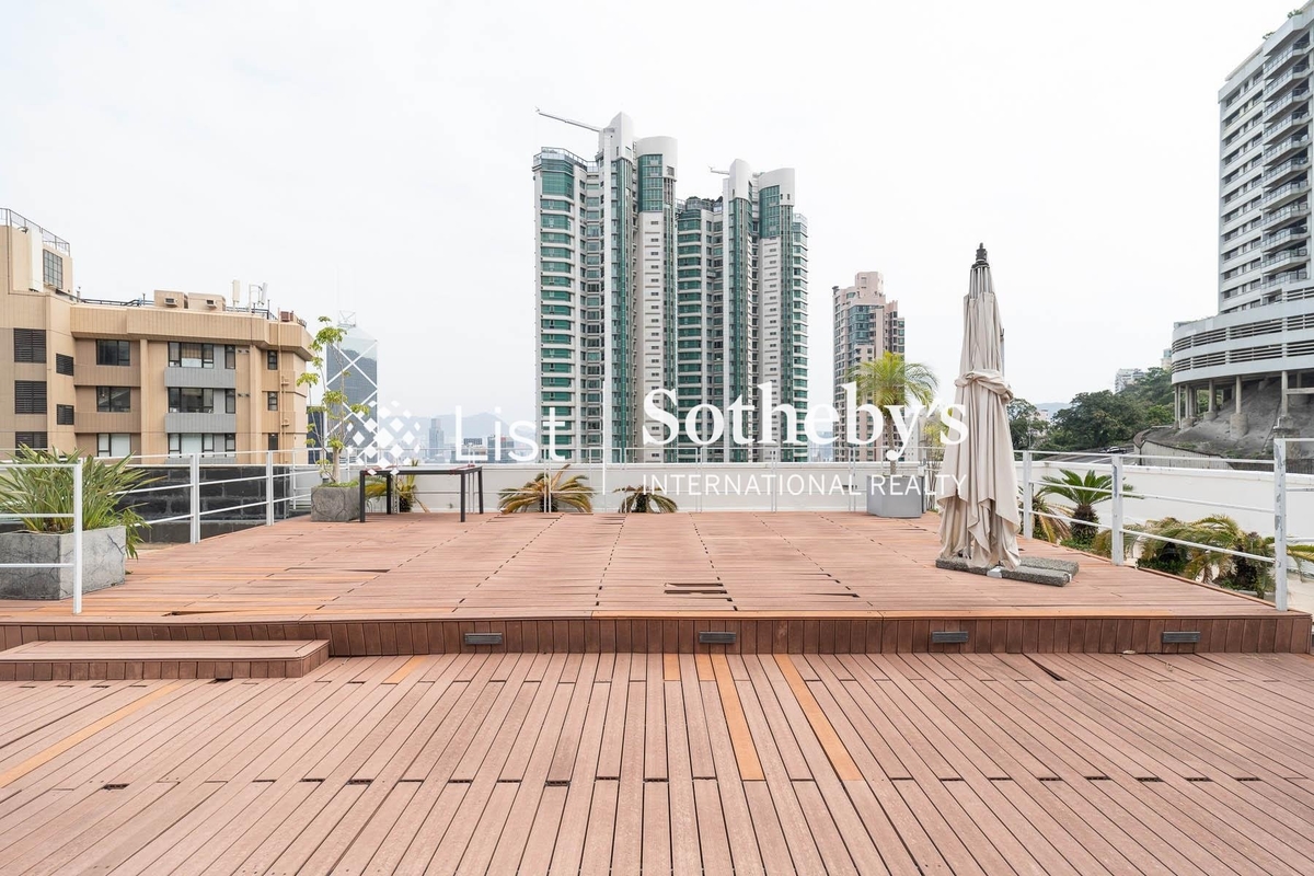 Grenville House 嘉慧園 | Private Roof Terrace