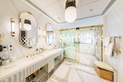 Grenville House 嘉慧園 | Master Bathroom