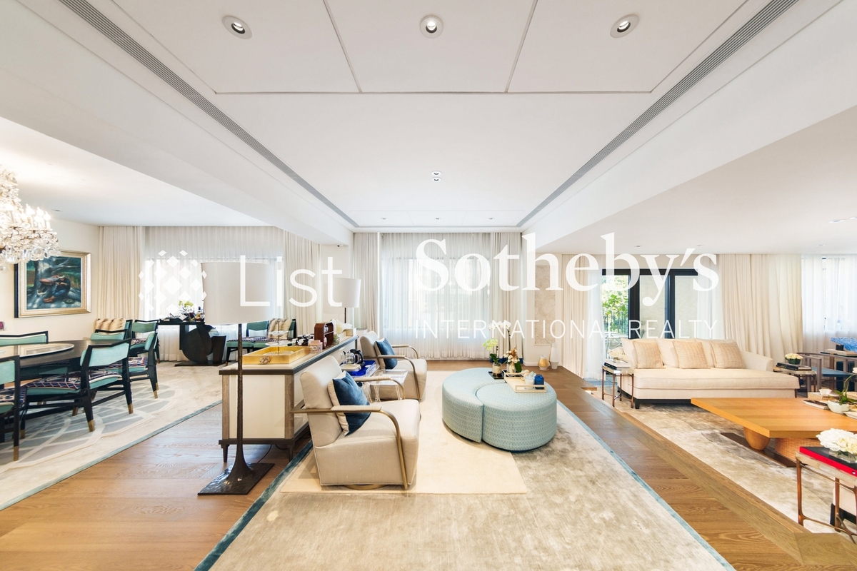 Grenville House 嘉慧園 | Living and Dining Room