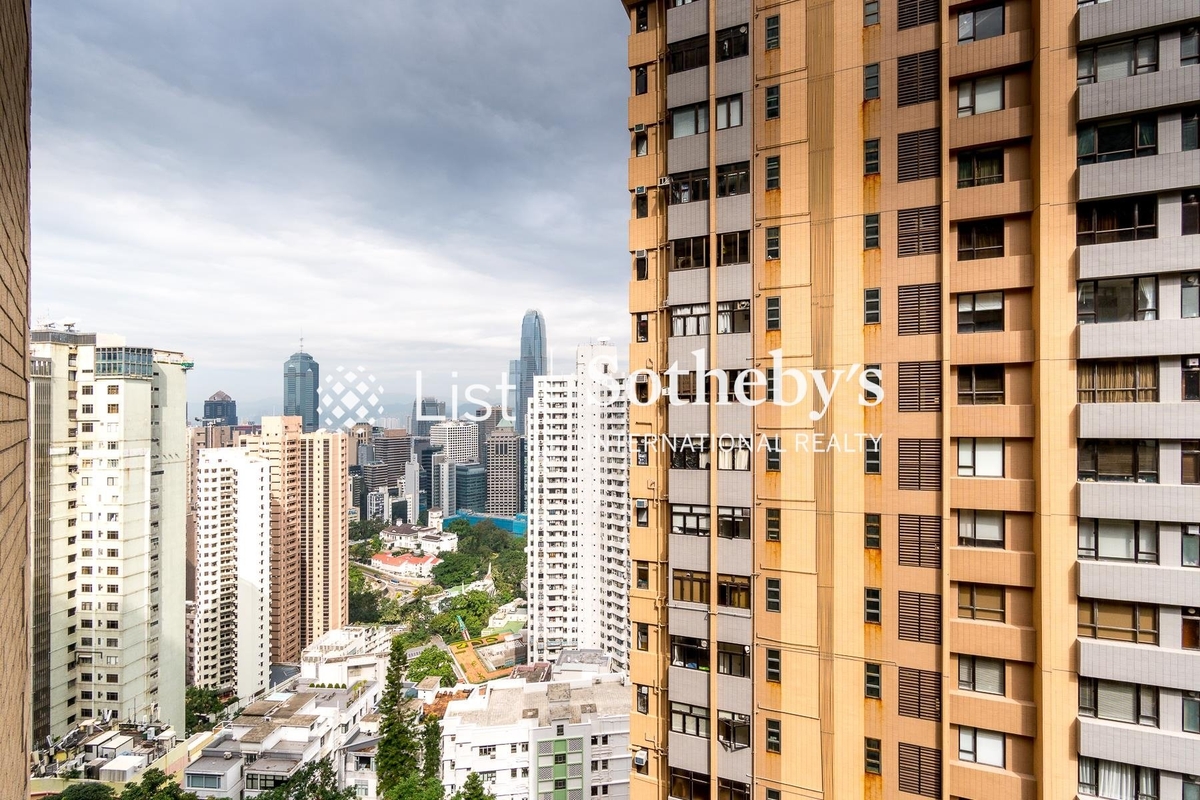 Grenville House 嘉慧園 | View from Balcony