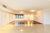 Grenville House 嘉慧園 | Living and Dining Room