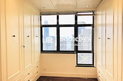 Grenville House 嘉慧園 | Walk-in Closet in Master Bedroom