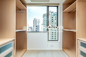 Grenville House 嘉慧園 | Walk-in Closet in Master Bedroom