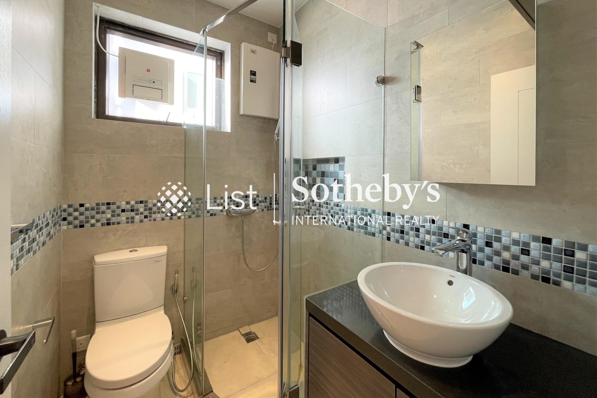 Skyline Mansion 年豐園 | Guest Bathroom
