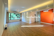 Skyline Mansion 年豐園 | Living and Dining Room