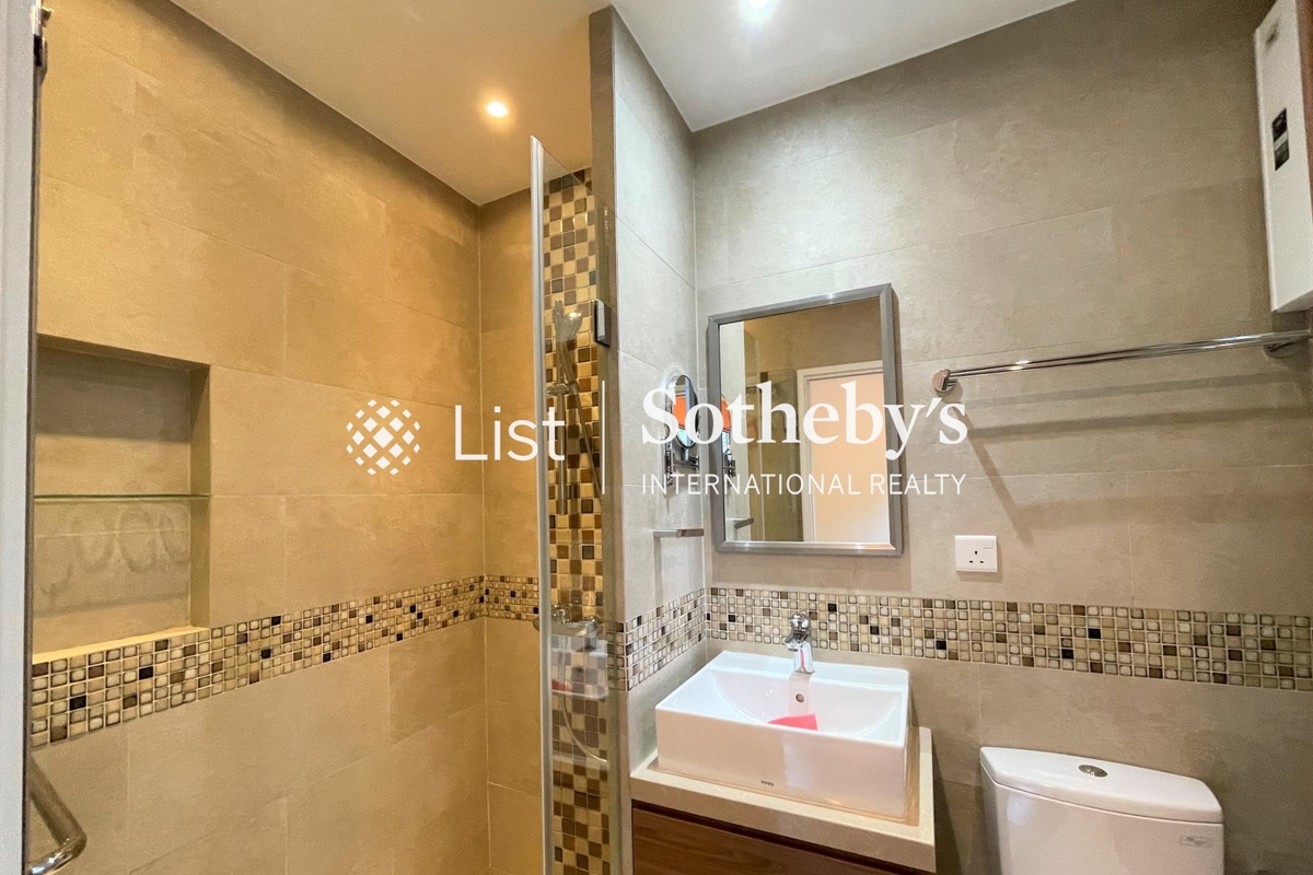 Skyline Mansion 年豐園 | Master Bathroom