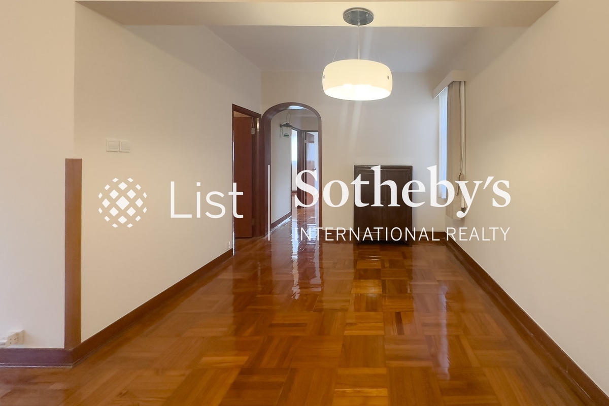 Skyline Mansion 年豐園 | Living and Dining Room