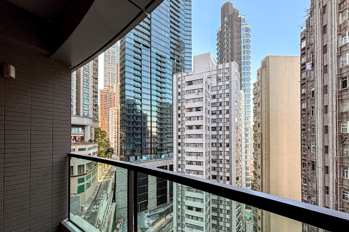 Arezzo 瀚然 | Balcony off Living Room