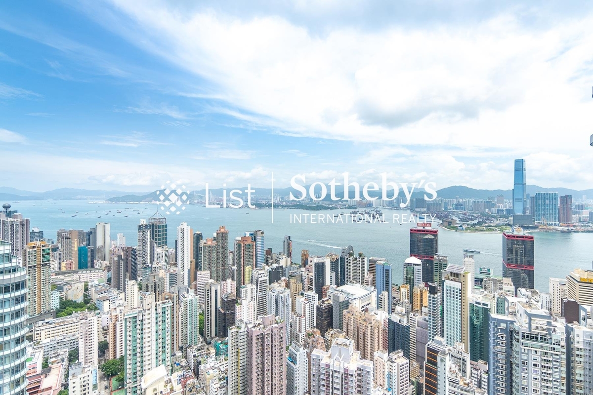 Arezzo 瀚然 | View from Living and Dining Room