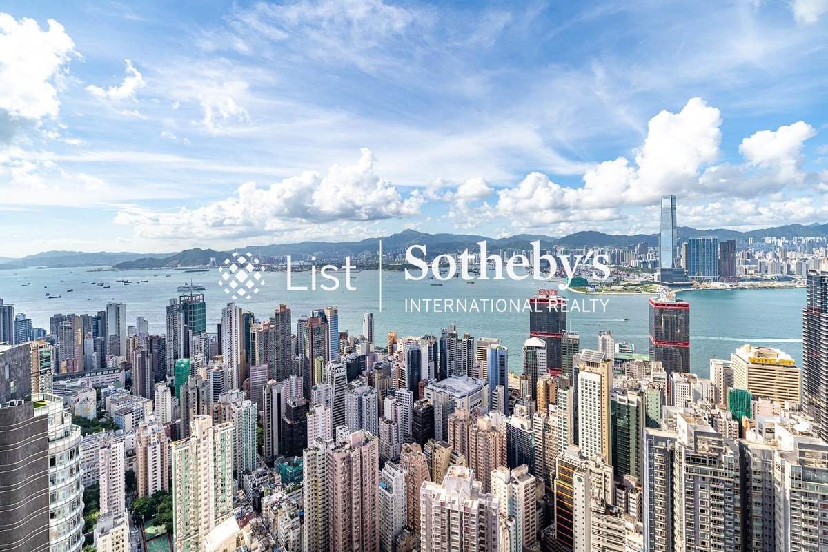 Arezzo 瀚然 | View from Living and Dining Room