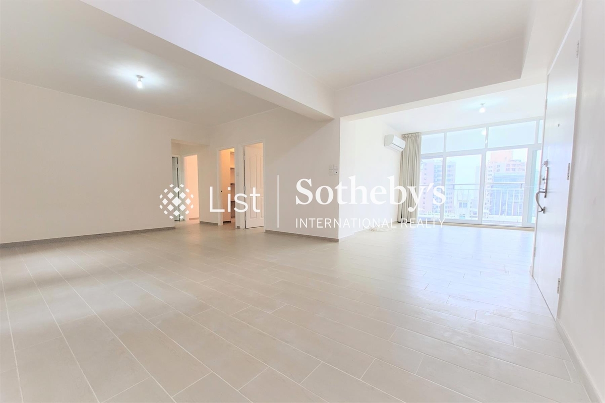 Skyline Mansion 年豐園 | Living and Dining Room