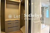 Skyline Mansion 年豐園 | Walk-in Closet in Master Bedroom 