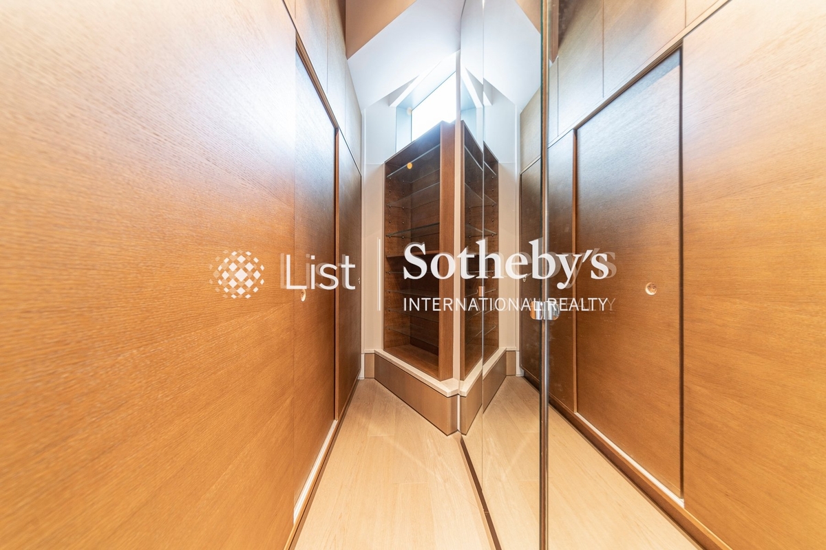 Argenta 珒然 | Dressing Area in Master Bedroom 