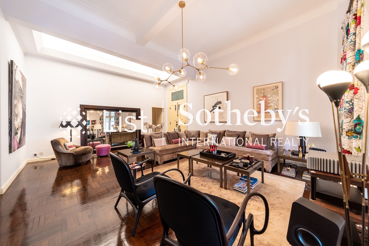 43A Conduit Road 干德道43A號 | Living Room