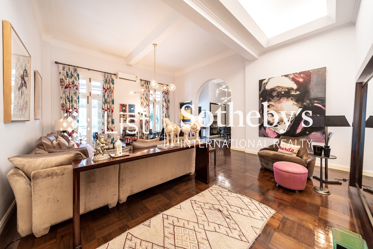 43A Conduit Road 干德道43A號 | Living Room