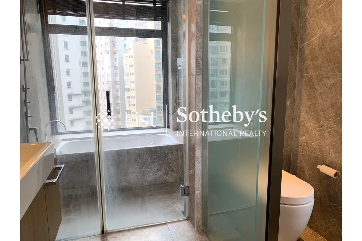 Azura 蔚然 | Master Bathroom