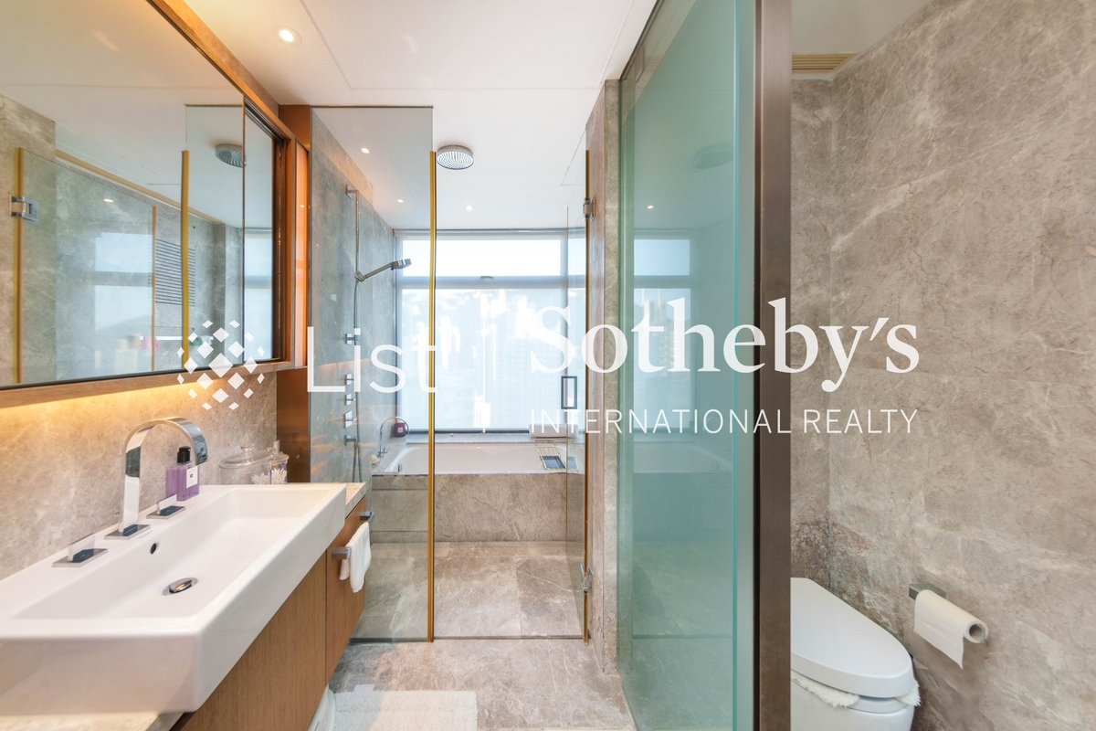 Azura 蔚然 | Master Bathroom