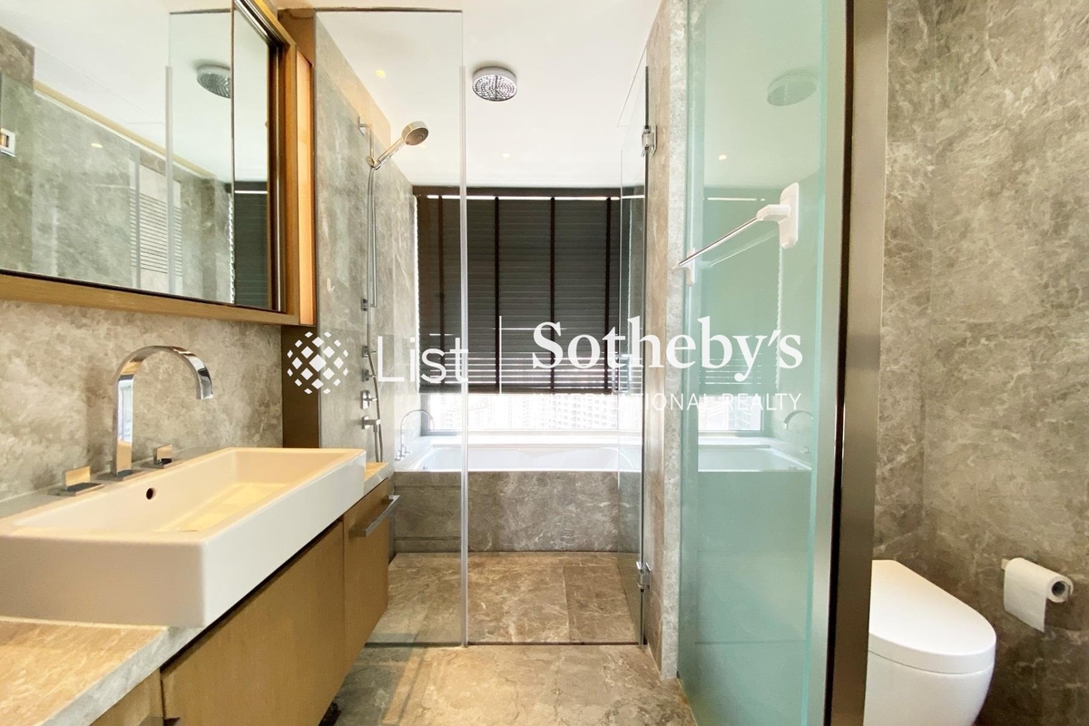 Azura 蔚然 | Master Bathroom