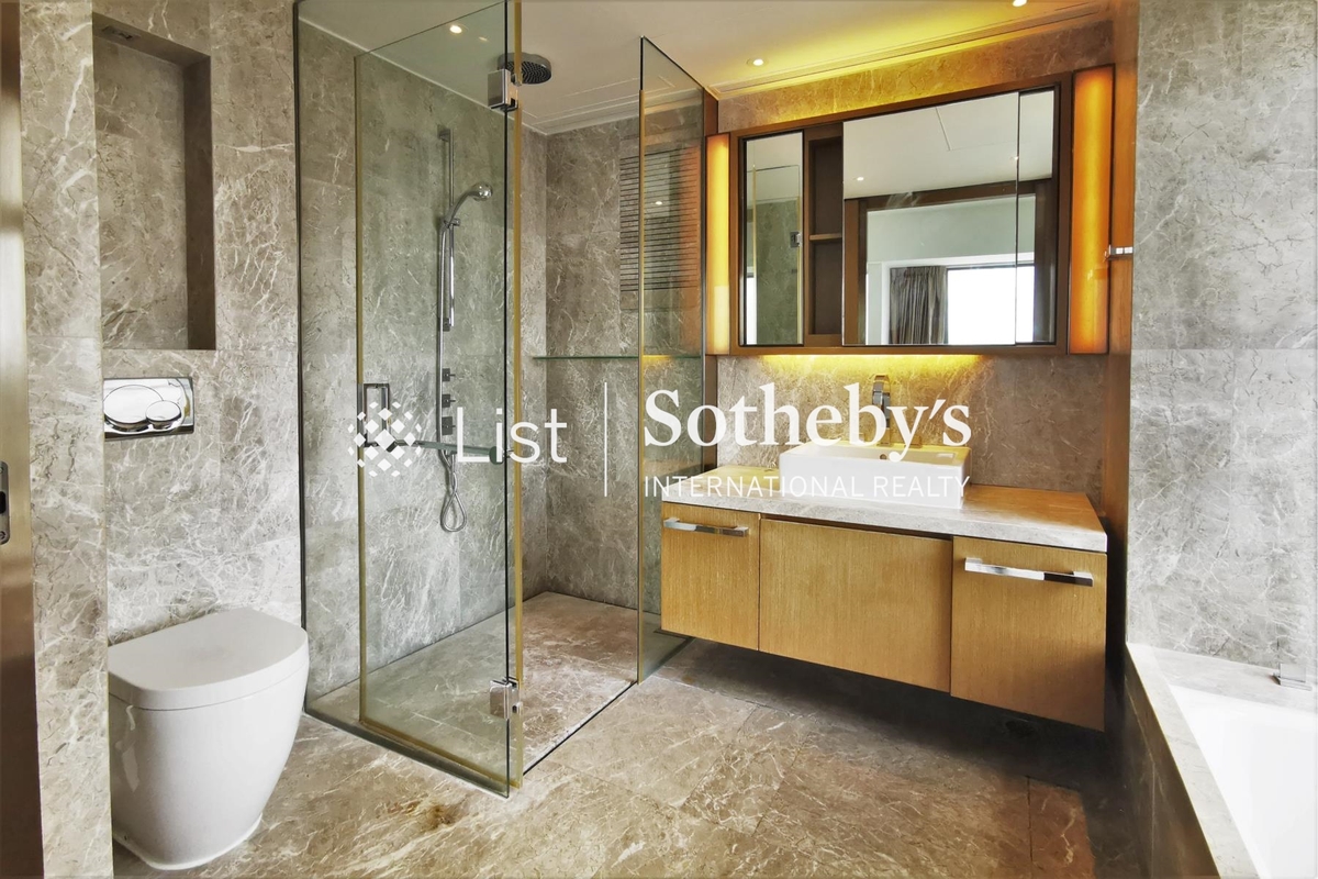 Azura 蔚然 | Master Bathroom