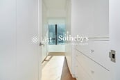 The Harbourview 港景別墅 | Walk-in Closet in Master Bedroom