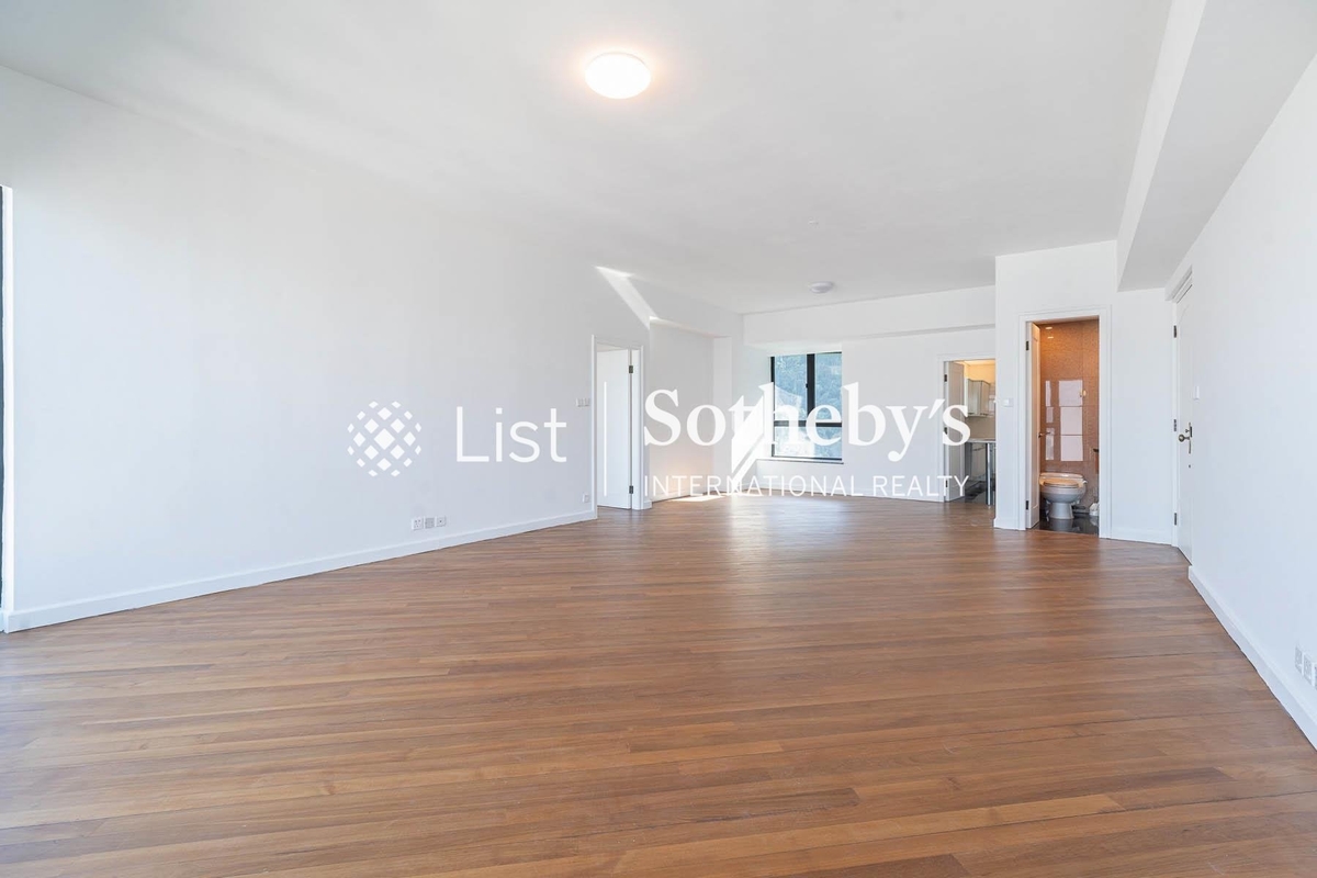 The Harbourview 港景別墅 | Living and Dining Room