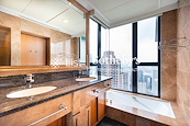 The Harbourview 港景別墅 | Master Bathroom