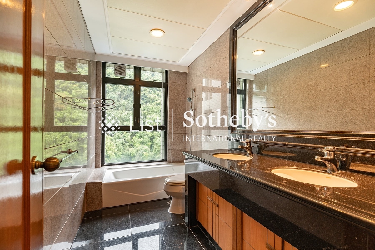 The Harbourview 港景別墅 | Guest Bathroom