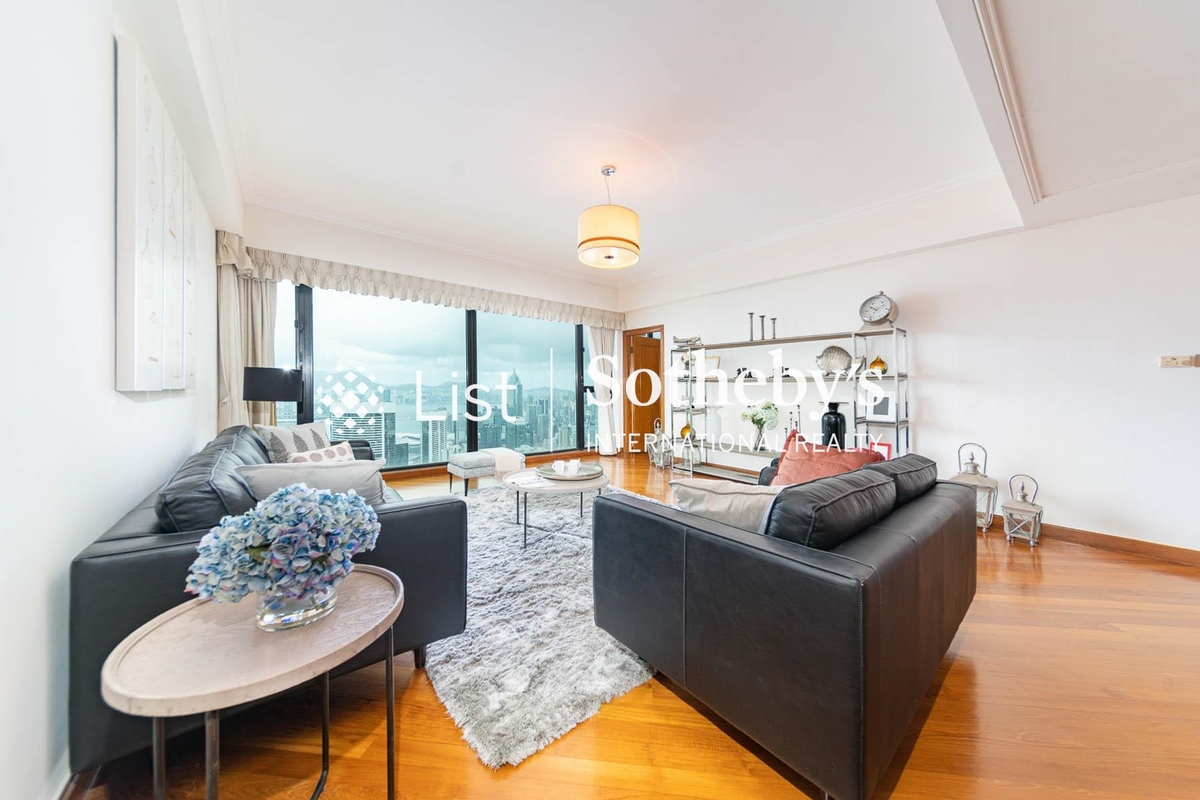The Harbourview 港景別墅 | Living and Dining Room