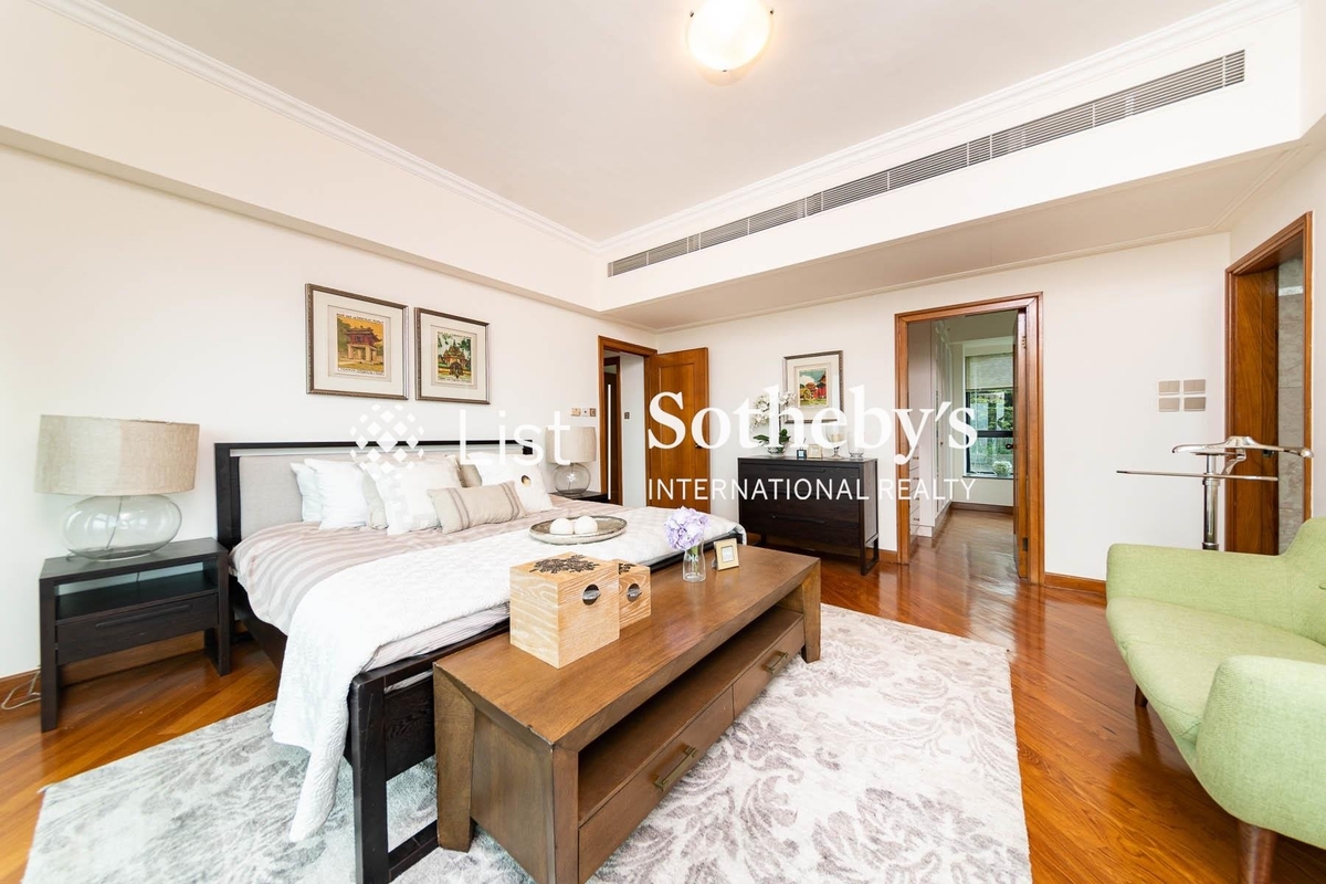 The Harbourview 港景別墅 | Master Bedroom