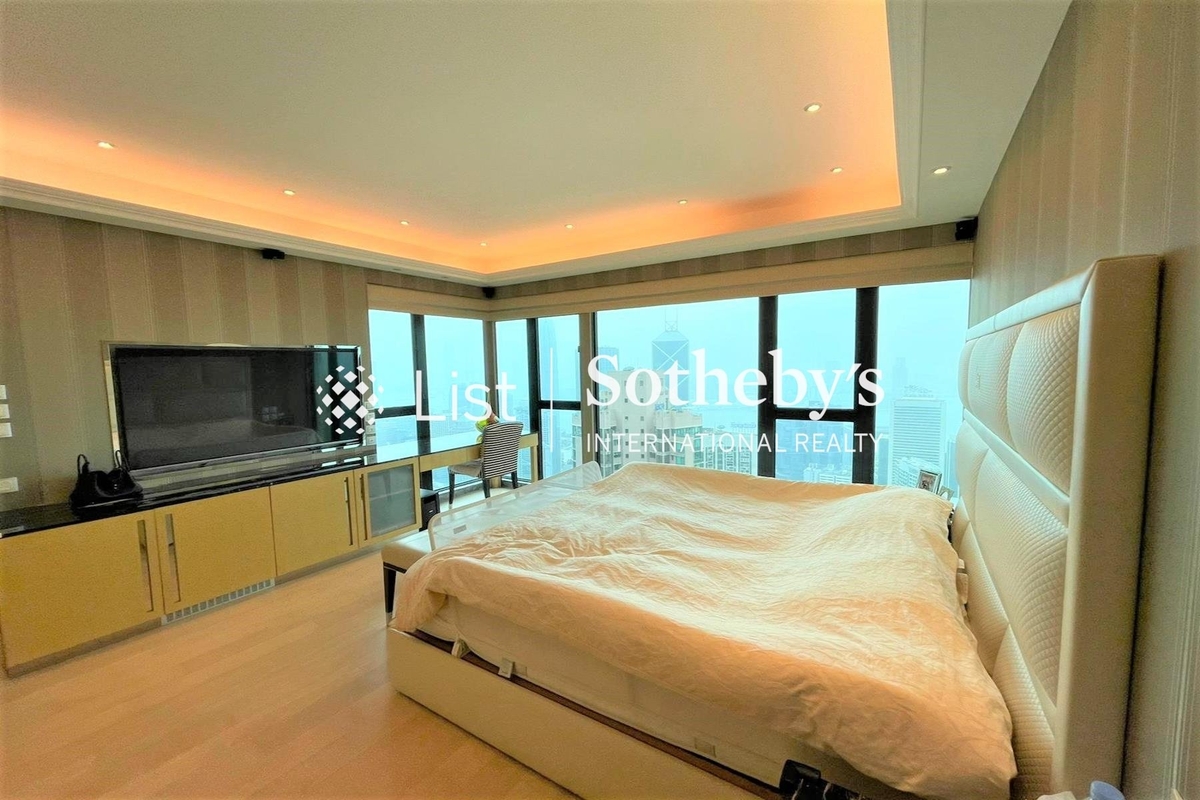 The Harbourview 港景別墅 | Master Bedroom