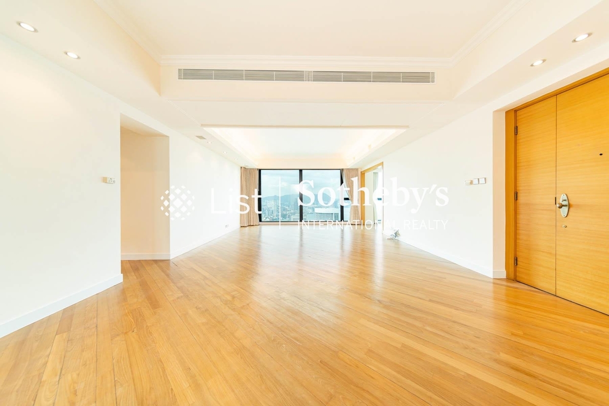 The Harbourview 港景別墅 | Living and Dining Room