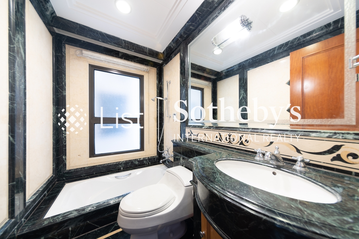 1 Po Shan Road 寶珊道1號 | Second En-suite Bathroom