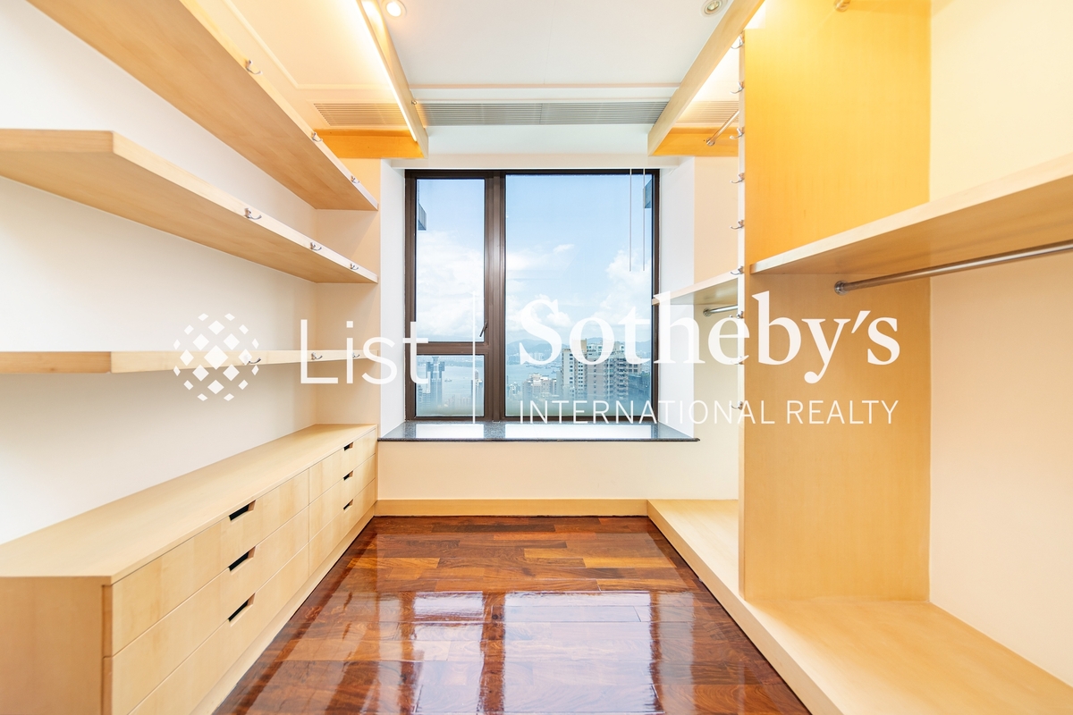 1 Po Shan Road 寶珊道1號 | Walk-in Closet in Master Bedroom 