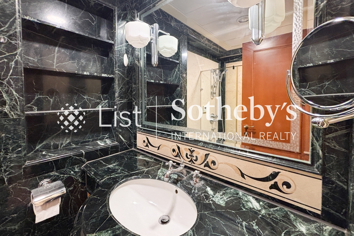 1 Po Shan Road 寶珊道1號 | Guest Bathroom