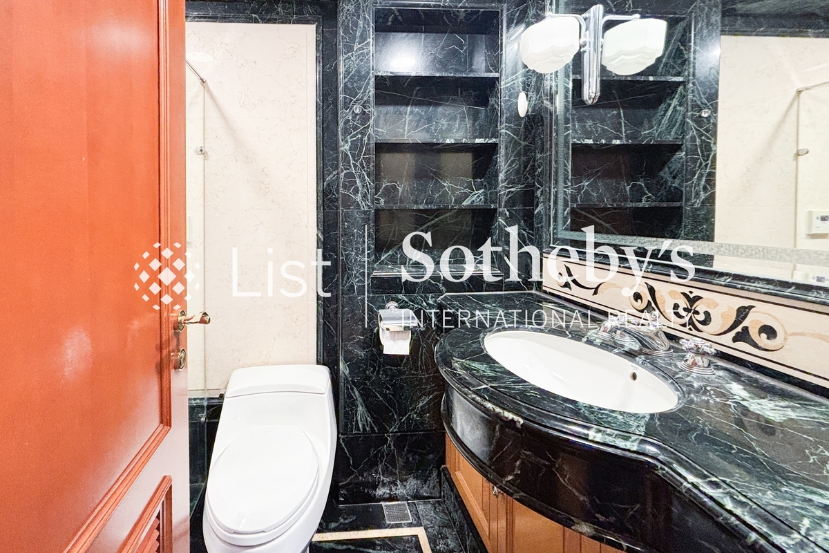1 Po Shan Road 寶珊道1號 | Guest Bathroom