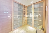 Hatton Place 杏彤苑 | Walk-in Closet in Master Bedroom 