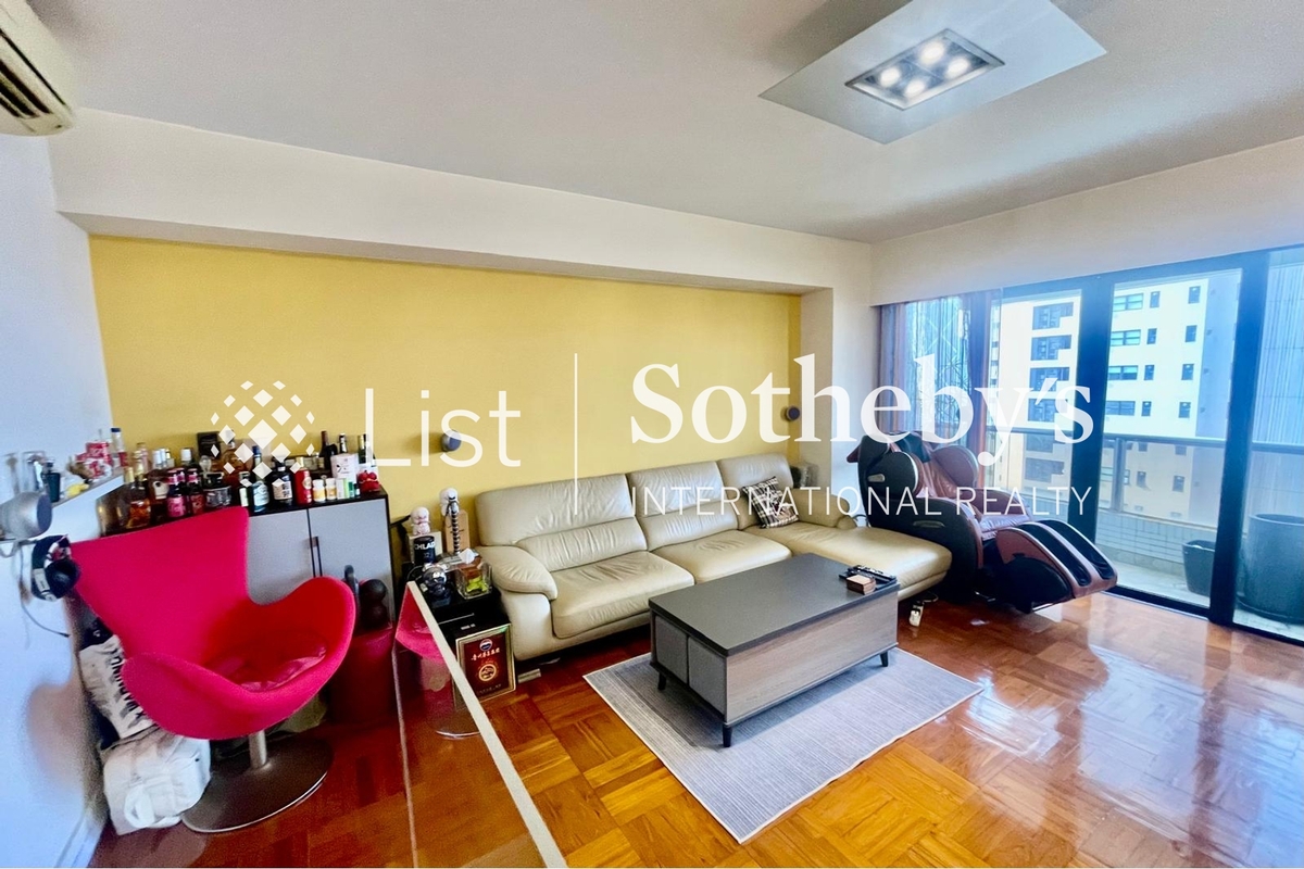 Hong Villa 峰景花園 | Living Room