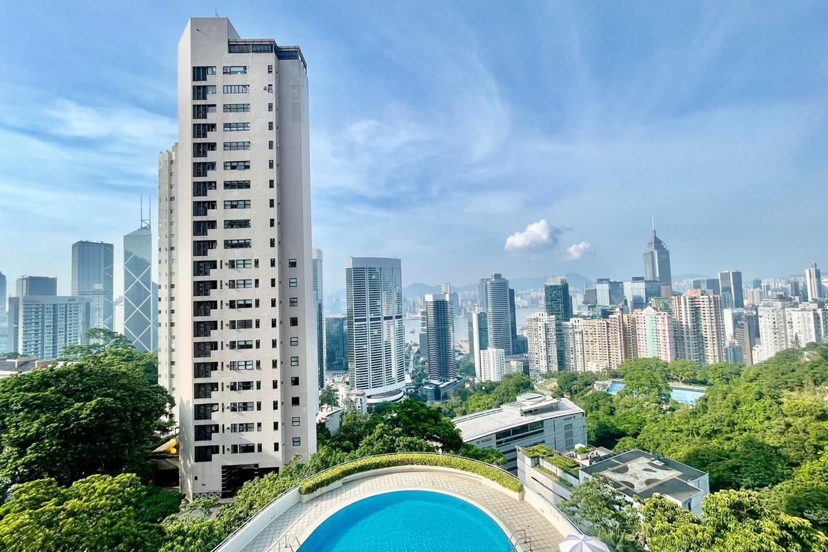 Hong Villa 峰景花園 | View from Living Room