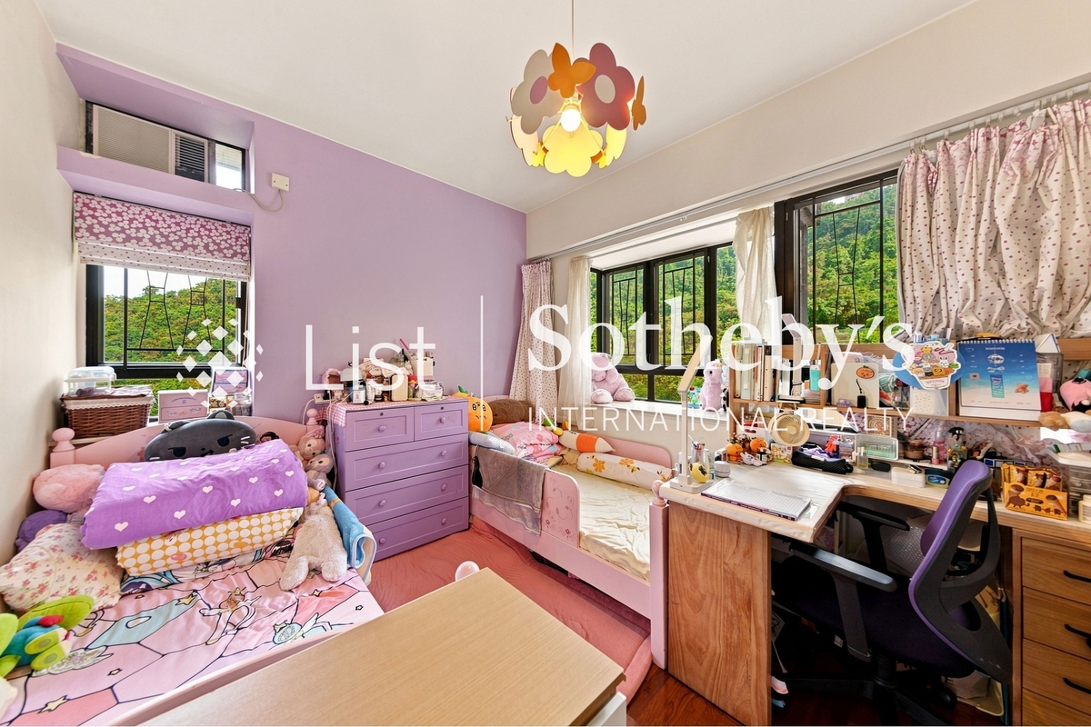 Hong Villa 峰景花园 | Second Bedroom